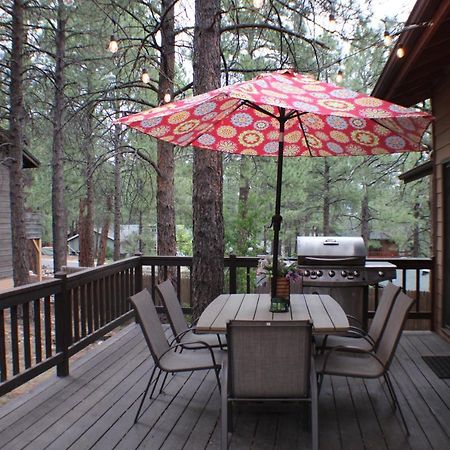 Kathys Cabin, King Bed, Hot Tub, Near-Nau & Downtown Attractions, Perfect Year-Round Mountain Getaway フラッグスタッフ エクステリア 写真