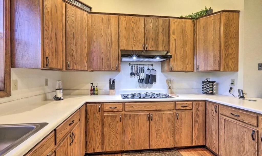 Kathys Cabin, King Bed, Hot Tub, Near-Nau & Downtown Attractions, Perfect Year-Round Mountain Getaway フラッグスタッフ エクステリア 写真