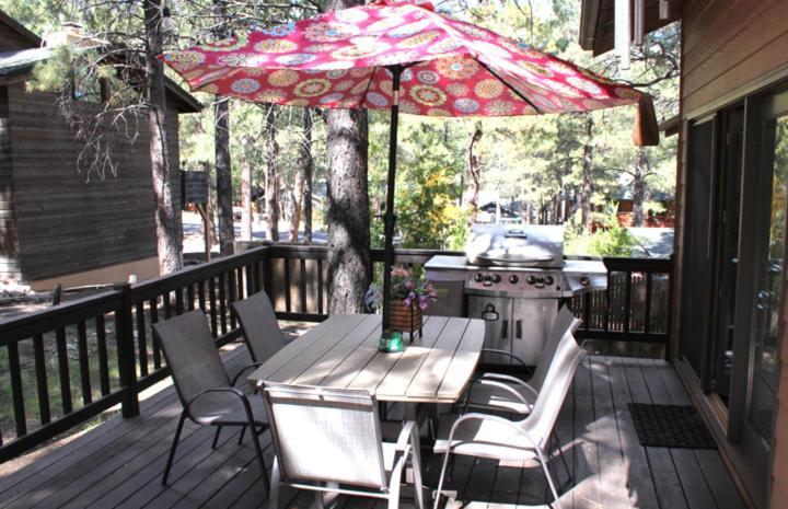 Kathys Cabin, King Bed, Hot Tub, Near-Nau & Downtown Attractions, Perfect Year-Round Mountain Getaway フラッグスタッフ エクステリア 写真